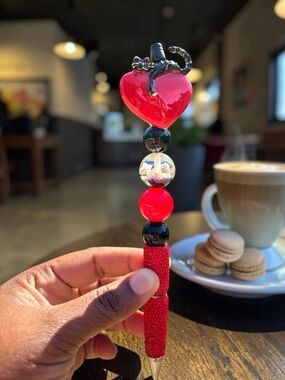 Handcrafted Red Heart & Black Cat  Pen